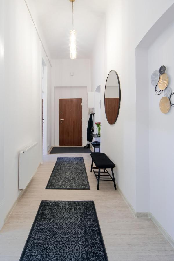 Wawelove Pilsudskiego - 3 Bedroom Apt. With Balcony And Free Parking! Krakow Exterior photo