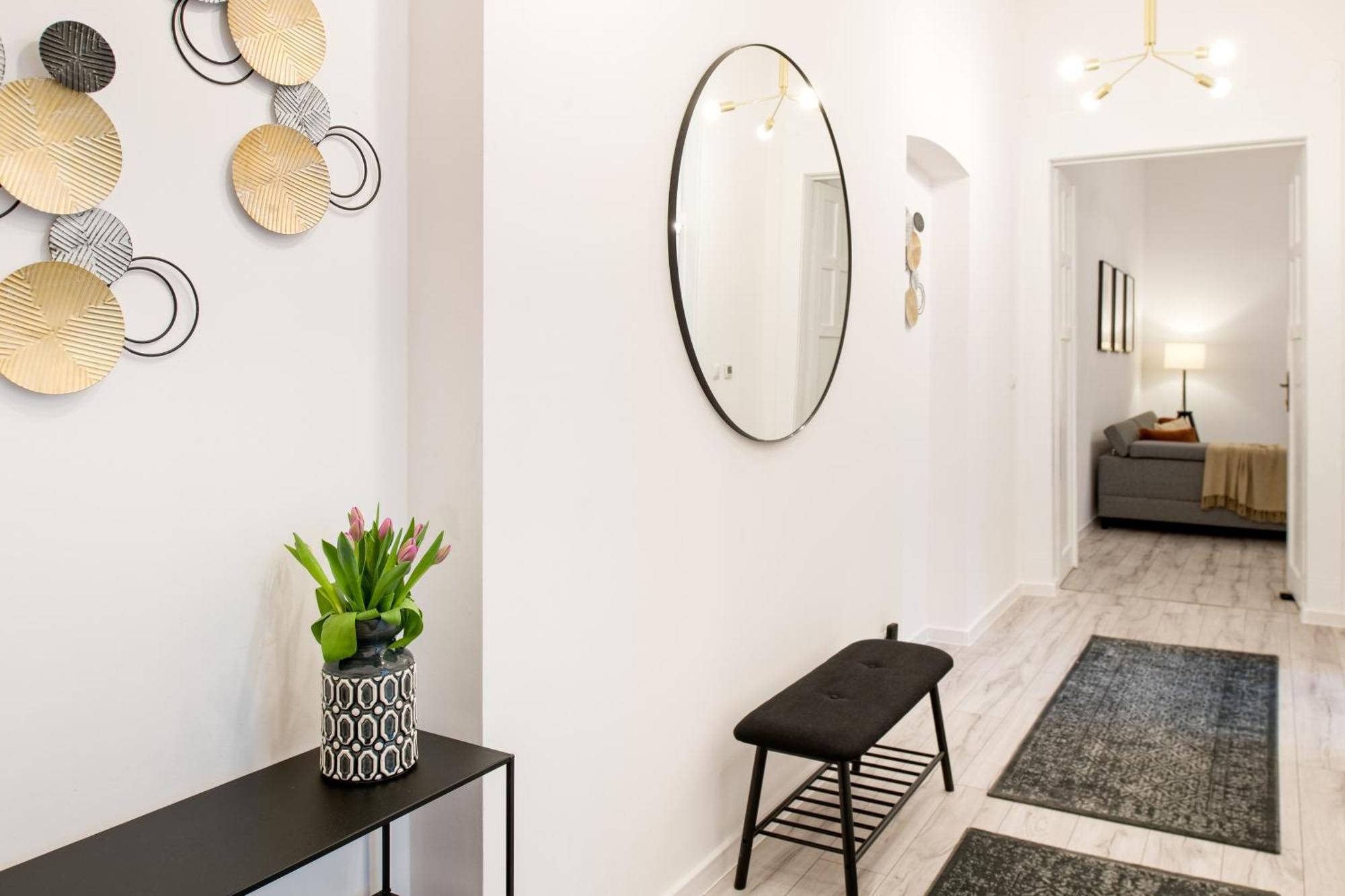 Wawelove Pilsudskiego - 3 Bedroom Apt. With Balcony And Free Parking! Krakow Exterior photo